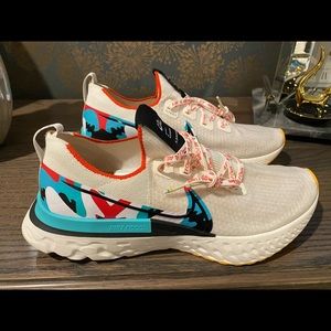 Nike Infinity React A Savage Artist in Residency Mens 12